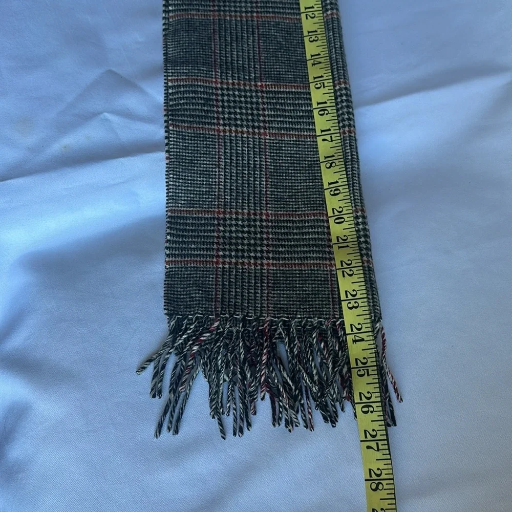 Hart Schaffner&Marx gray, red & tan tartan plaid 100%cashmere scarf with fringe